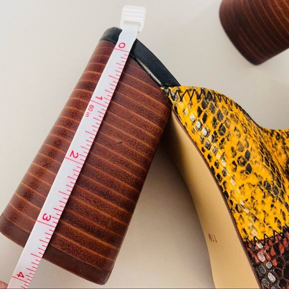 GIBSON LATIMER White Snakeskin Colorblock Stripe Wedge Stacked Heeled Mules 11 - Picture 4 of 6